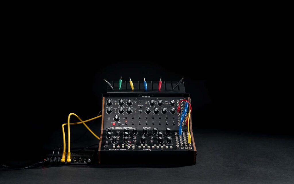 moog mother32 dfam synth