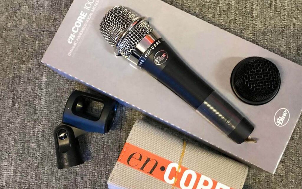 Blue Microphones enCORE 100i Dynamic Microphone with Cardioid Capsule and clip